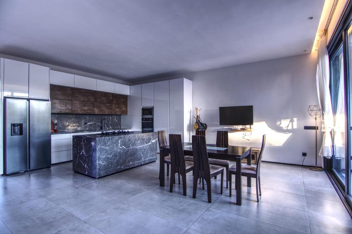 Sumptuous Modern Villa - Targa District - Housity