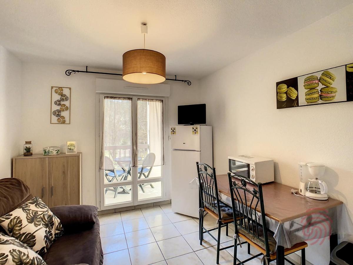 Petit studio avec balcon, plein sud, à 650m des Thermes de Lamalou, animaux acceptés, parking gratuit. - FR-1-451-123 - Housity