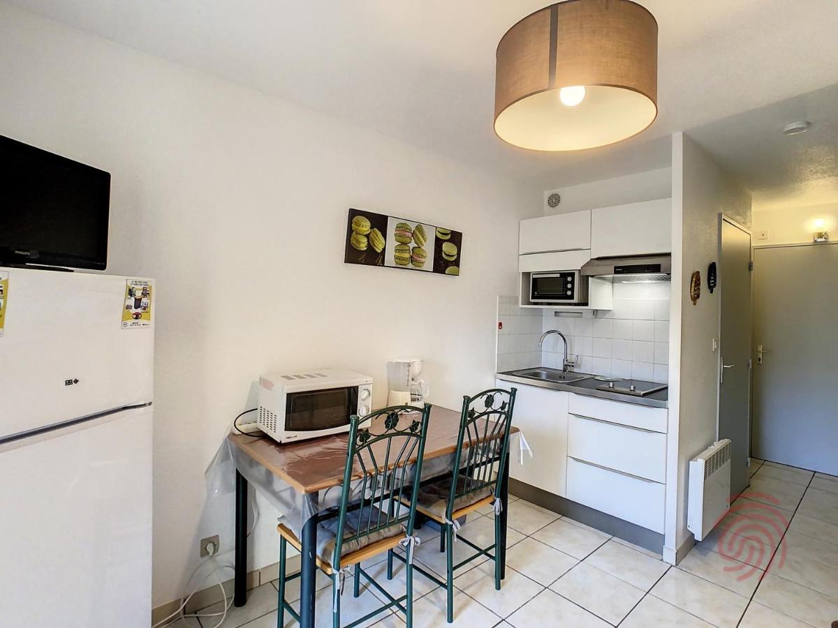 Petit studio avec balcon, plein sud, à 650m des Thermes de Lamalou, animaux acceptés, parking gratuit. - FR-1-451-123 - Housity