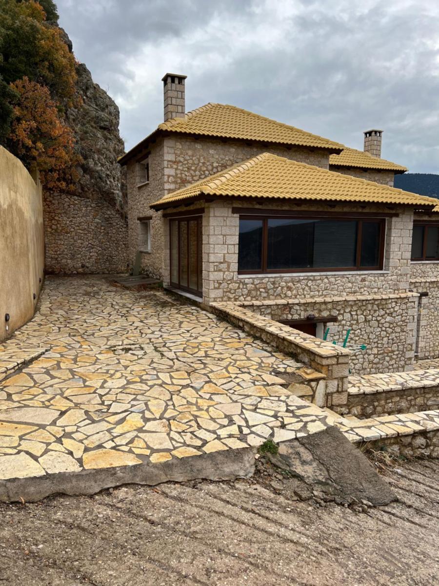 Villa Emelia - Housity