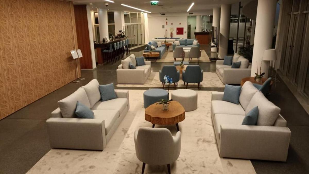 Uma área de estar em Boticas Hotel Art & SPA