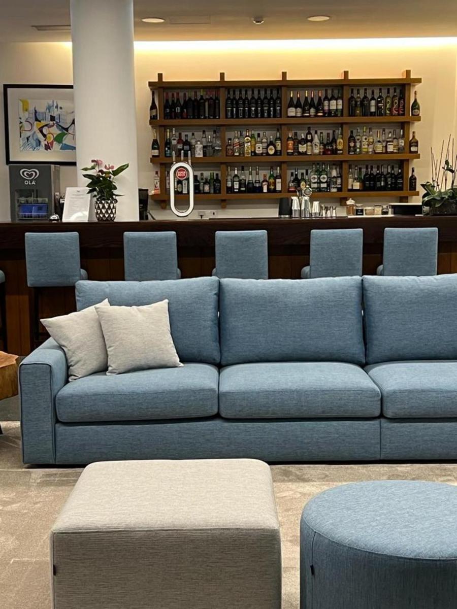 Uma área de estar em Boticas Hotel Art & SPA