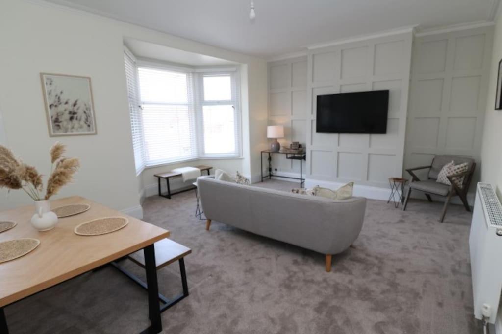 The Hideout, IH4AOXF - Housity