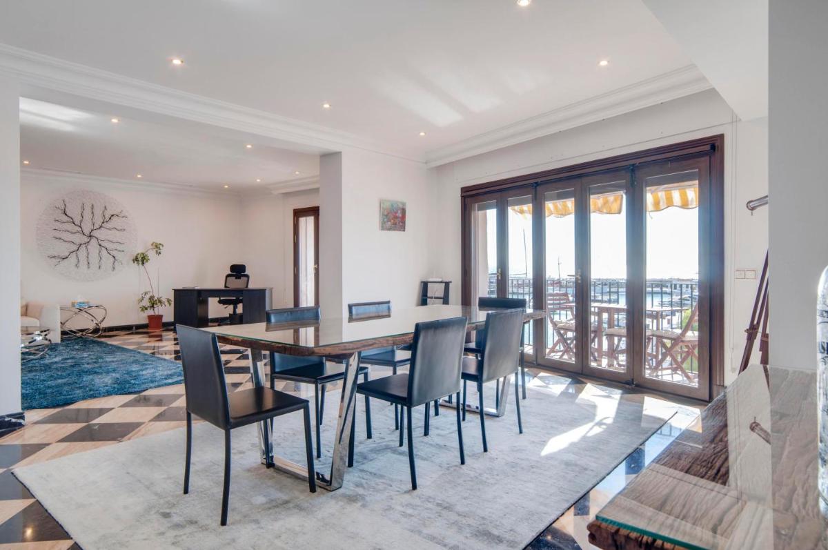 218 Puerto Banus Marbella Front Line 270 meters - Housity