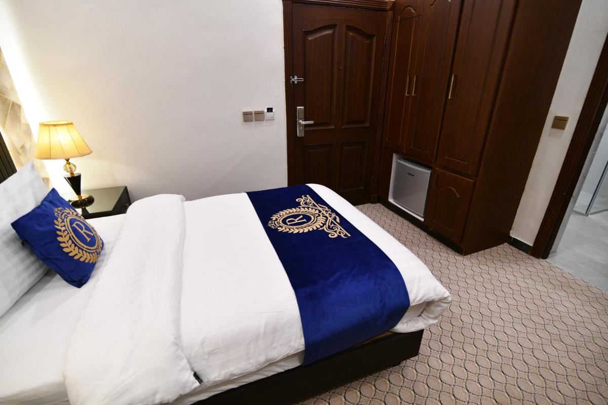 Suitetrails - Royal Regency Hotel