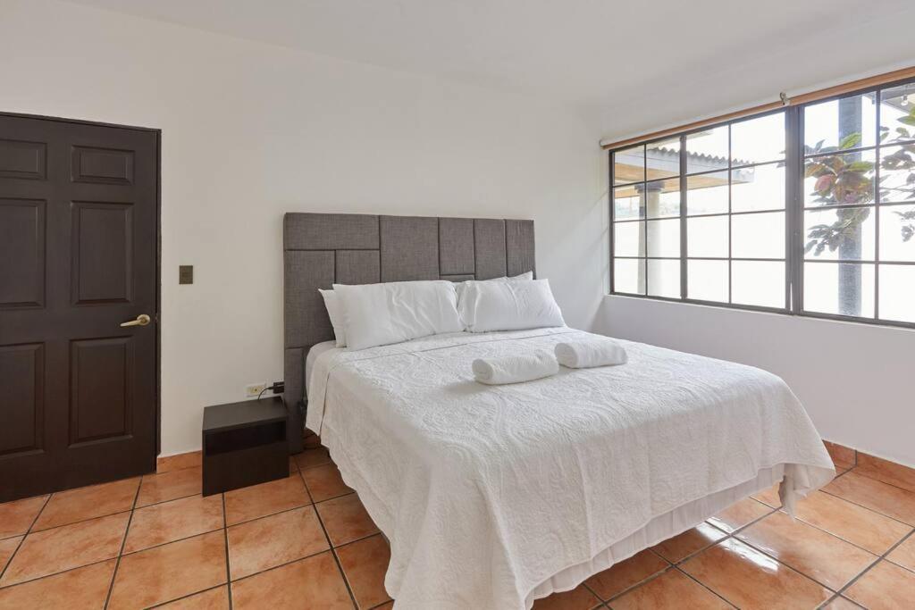 New in the heart of the city 5 min to US Embassy - Housity