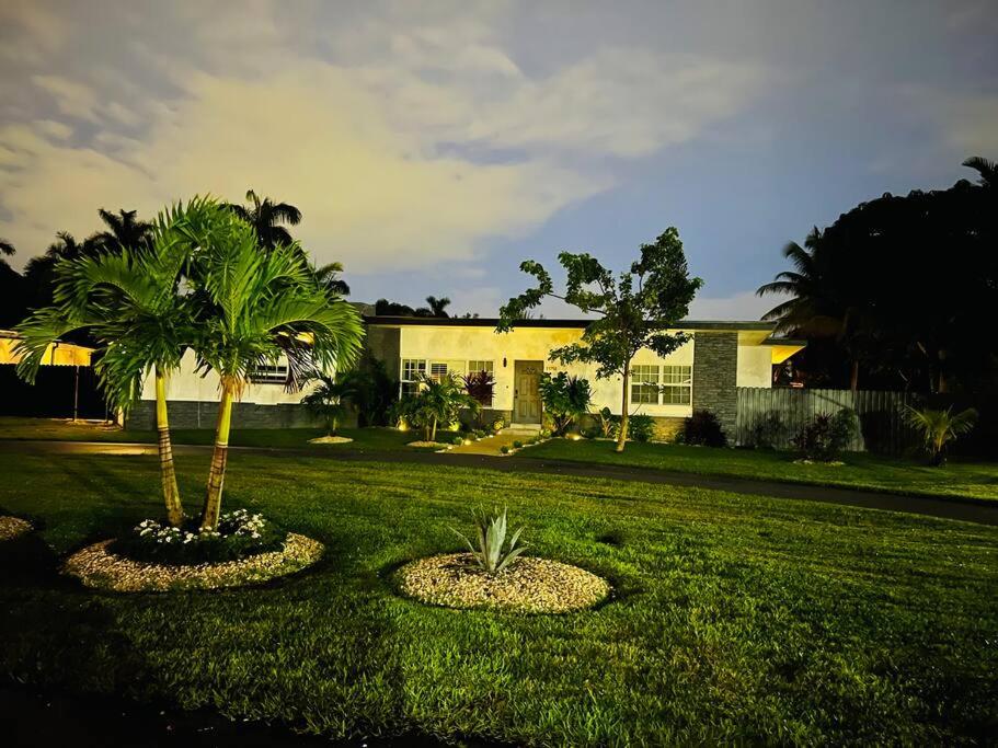 Luxury Miami Retreat 3 Beds2 Bath On Land! - Housity