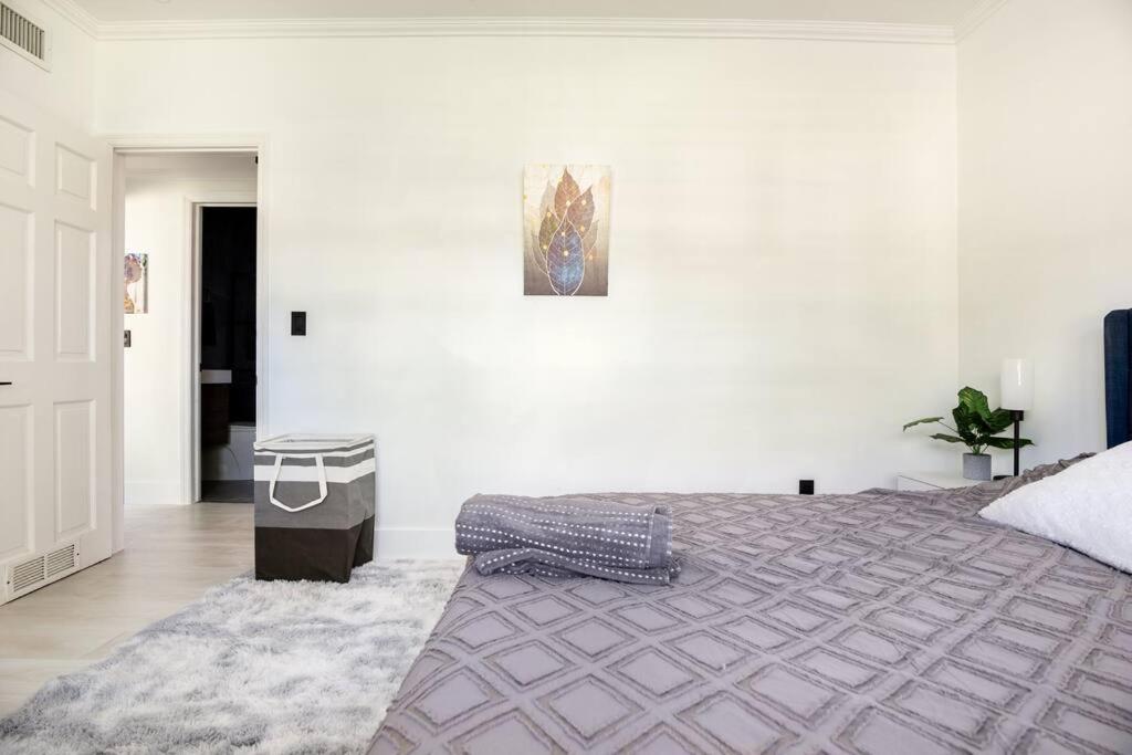 Luxury Miami Retreat 3 Beds2 Bath On Land! - Housity