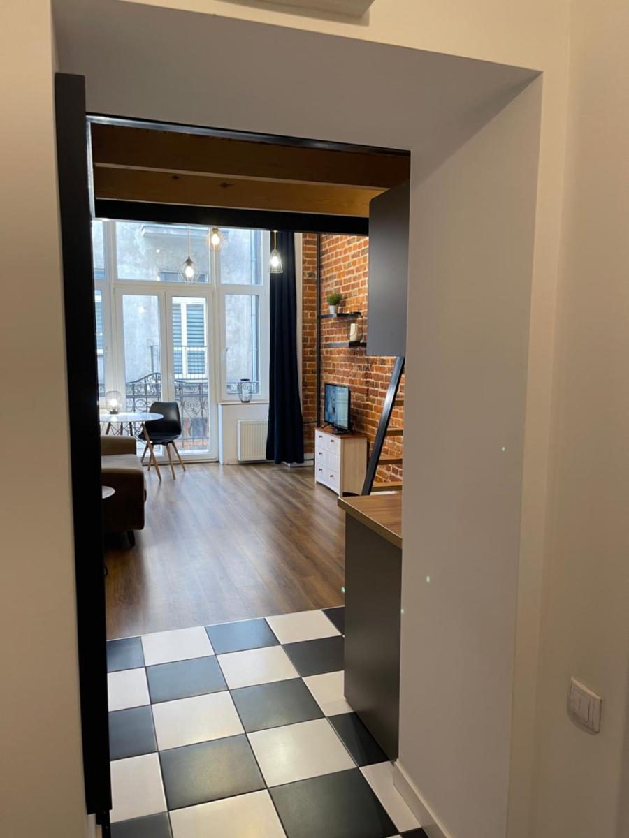 Urokliwy Loft w NCŁ Kamienica Vabank nr 18 - Housity