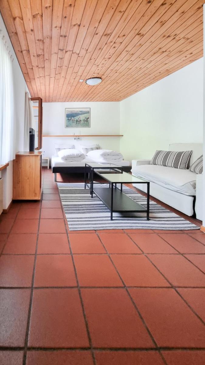 Hotel Santana - Housity