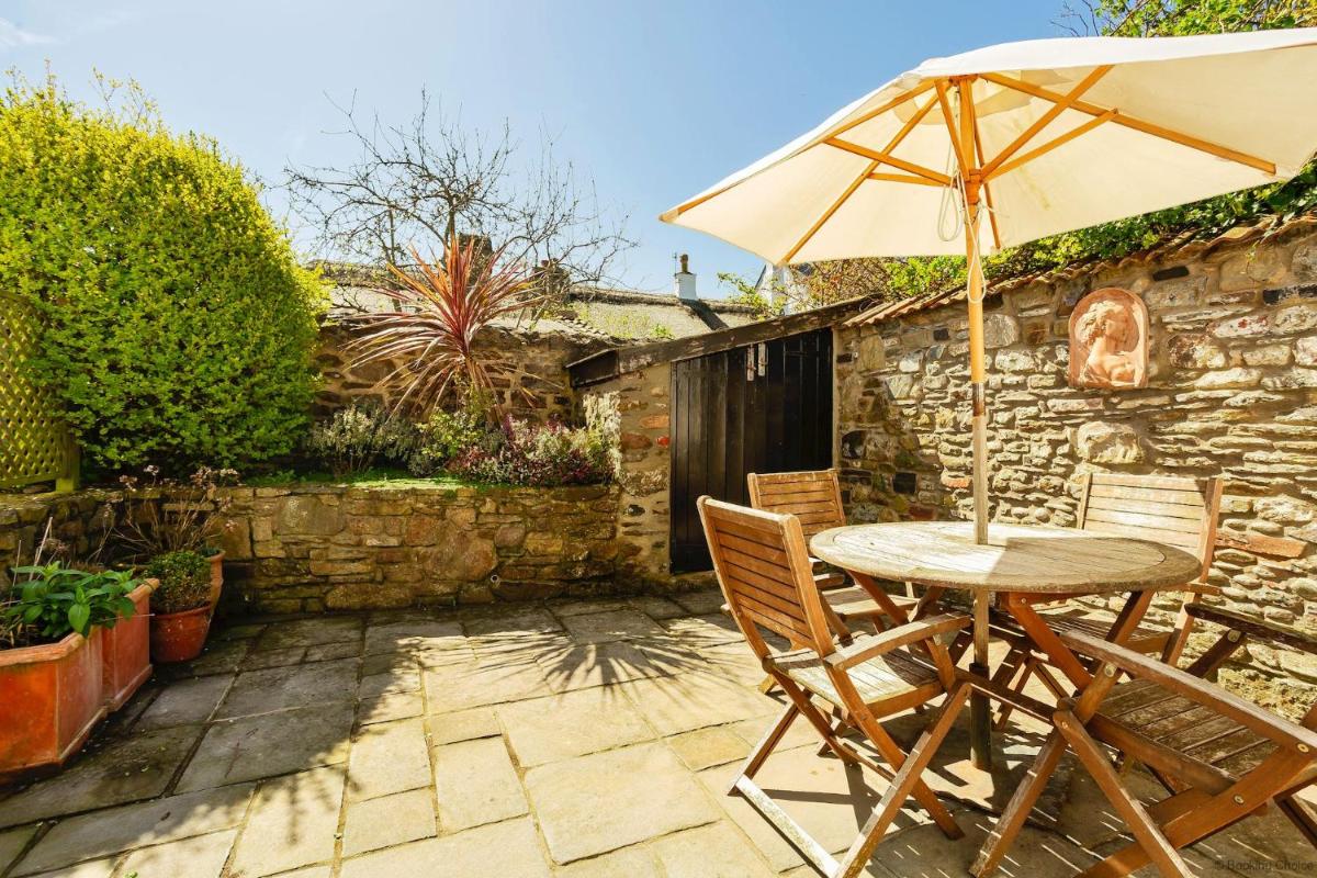 CROYDE VICTORIA COTTAGE 2 Bedrooms - Housity