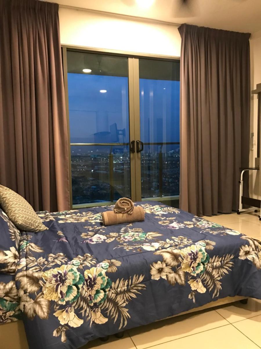 Evo Soho Studio Suites Bangi by Molek Homestay -Pool or City View - Housity