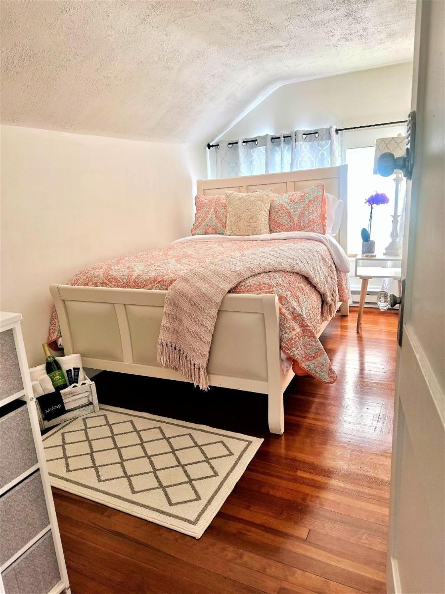 Suitetrails - Adorable Cozy Private Room Minutes from Naval Base