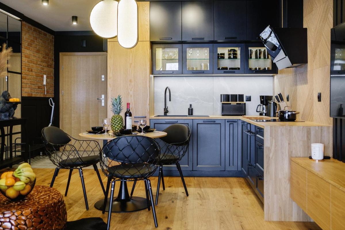 APARTAMENT CHICAGO - stylowy apartament z KLIMATYZACJĄ o bardzo wysokim standardzie w centrum miasta, z prywatnym zadaszonym parkingiem - IZBY PODHALAŃSKIE - Housity