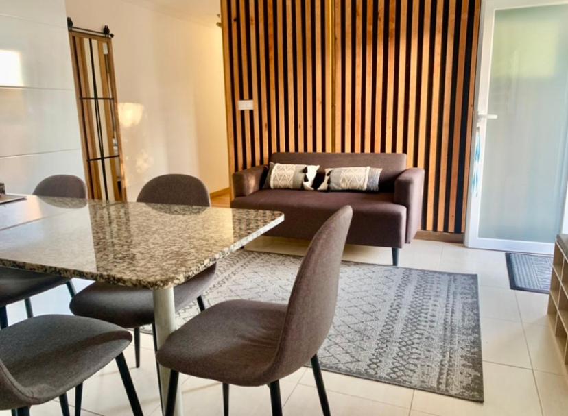 Blue House - Feel The Vibe - Housity