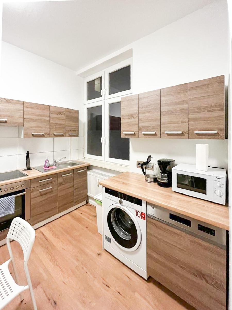 Suitetrails - Tolstov Apartments - 1 Room Monteur Apartment - 25min Messe DUS