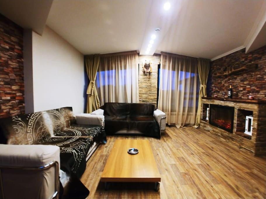 Boutique & artistic 3 bedroom apartment. - Housity