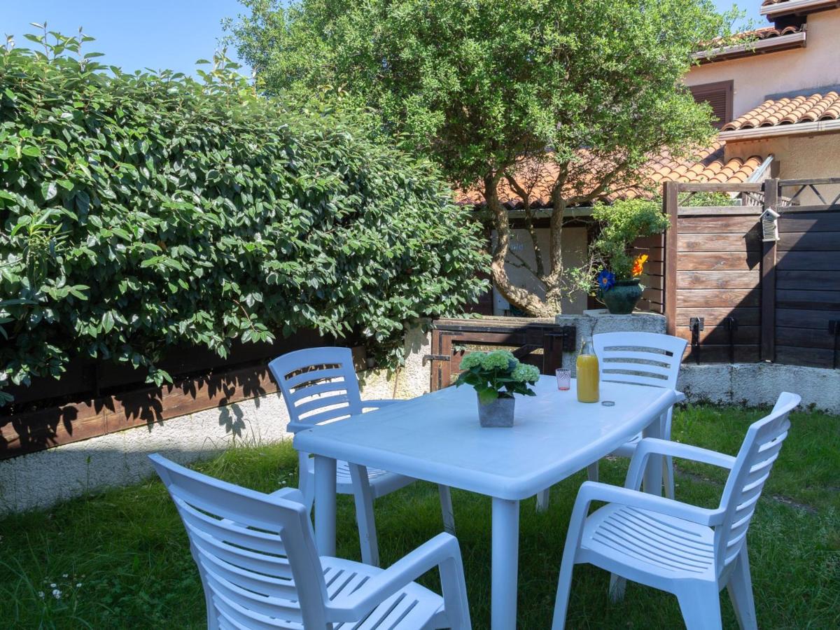 Villa Mitoyenne avec Jardin, Proche Plage à Seignosse, Piscine, Parking Privé et Wifi - FR-1-239-421 - Housity