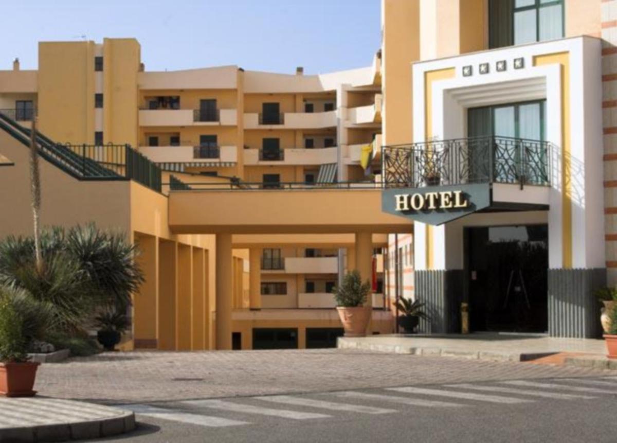 Hotel Apan - Housity
