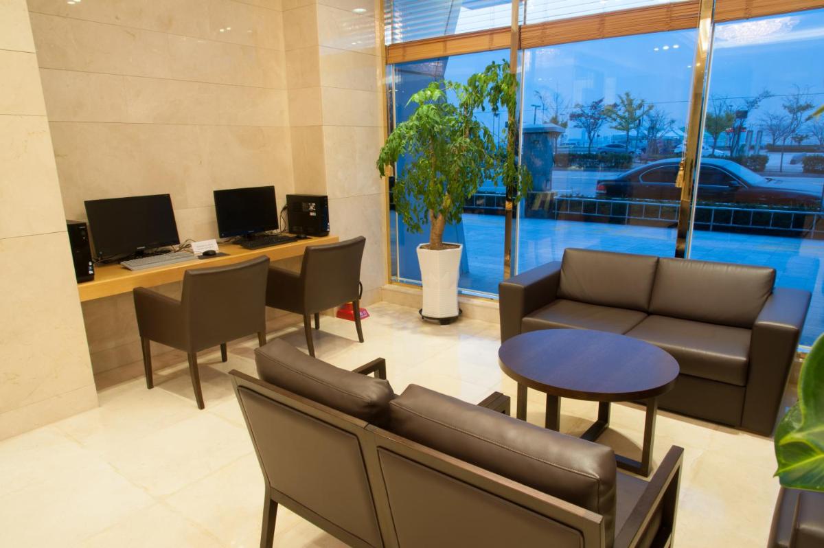 Fontana Beach Hotel - Housity