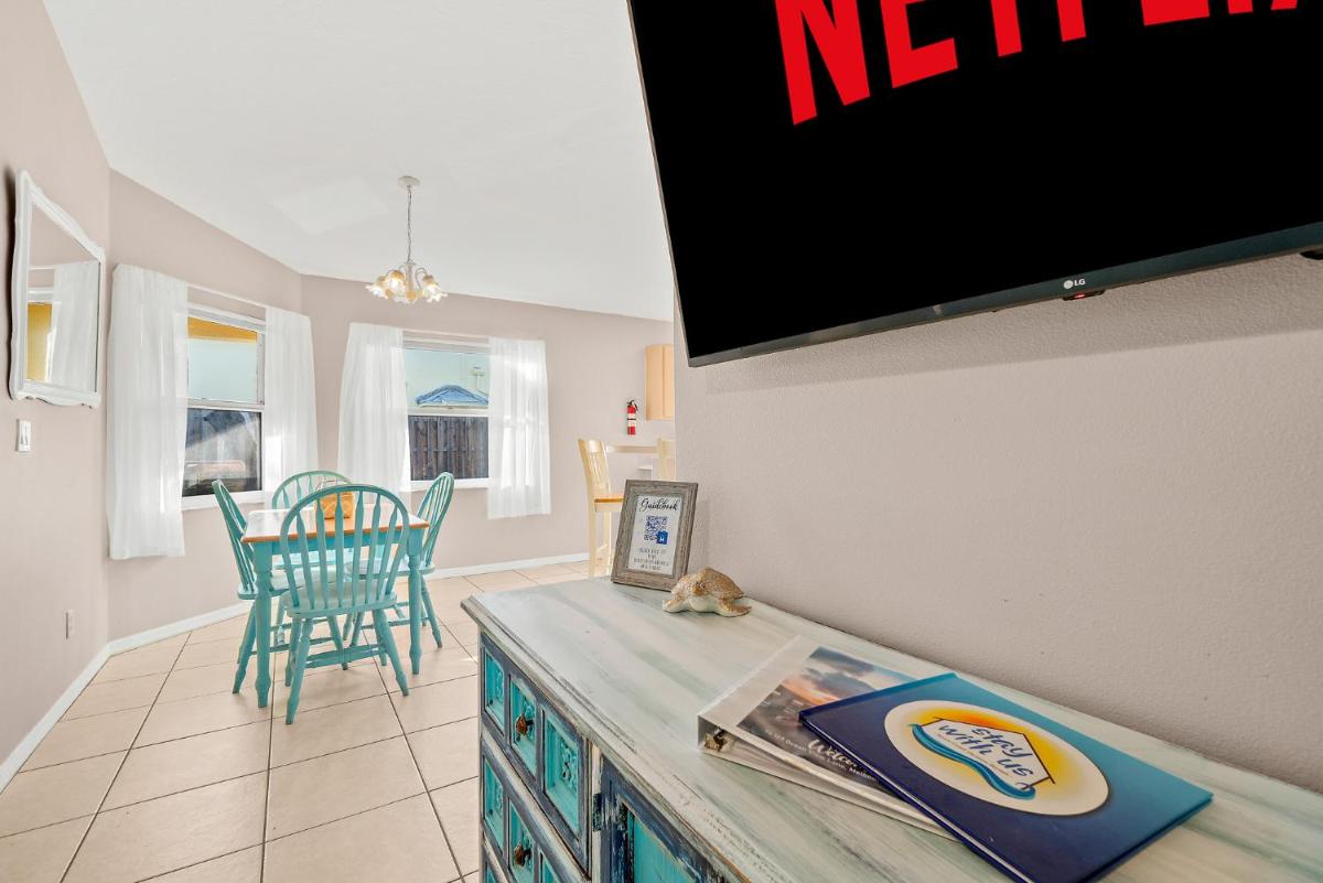 Banana Cabana Two Unit Duplex Walk To The Beach - Housity