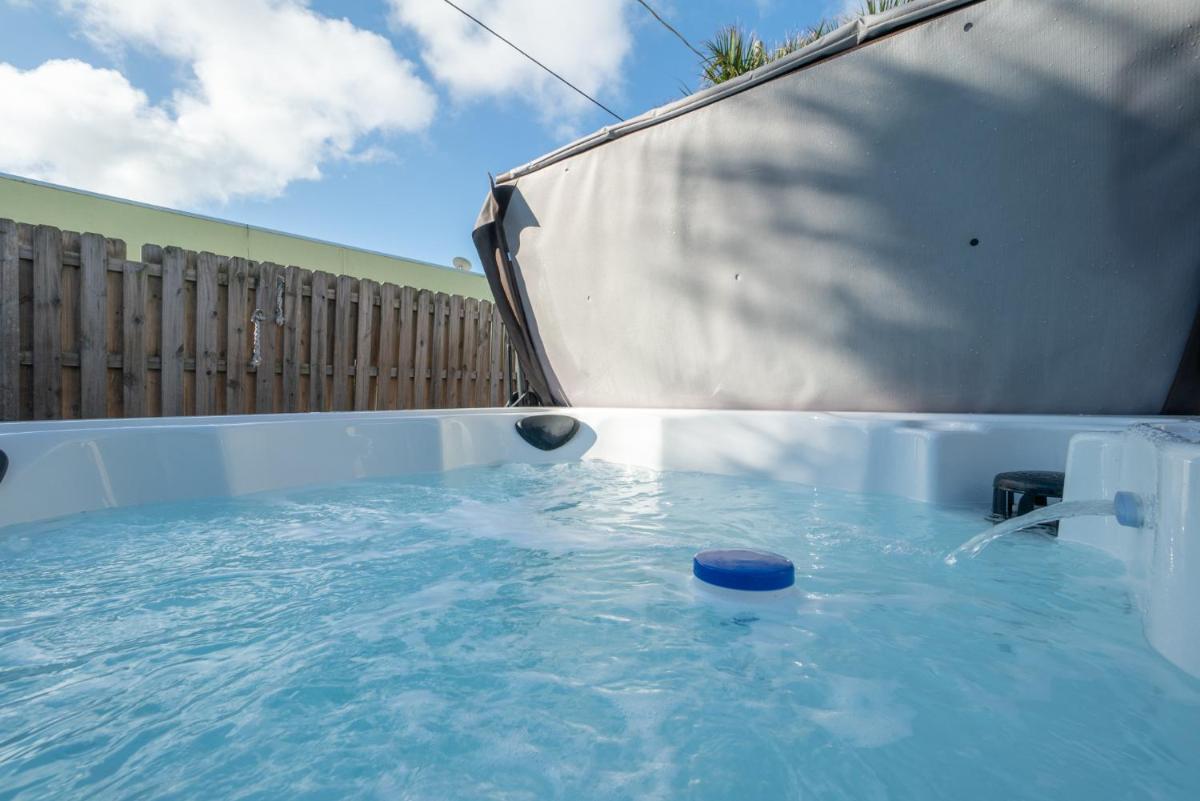 Suitetrails - Banana Cabana Two Unit Duplex Walk To The Beach