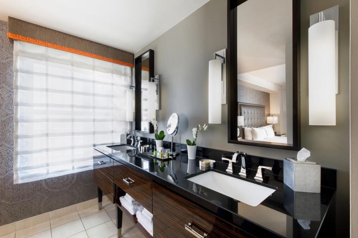 Colcord Hotel Oklahoma City, Curio Collection by Hilton - Housity