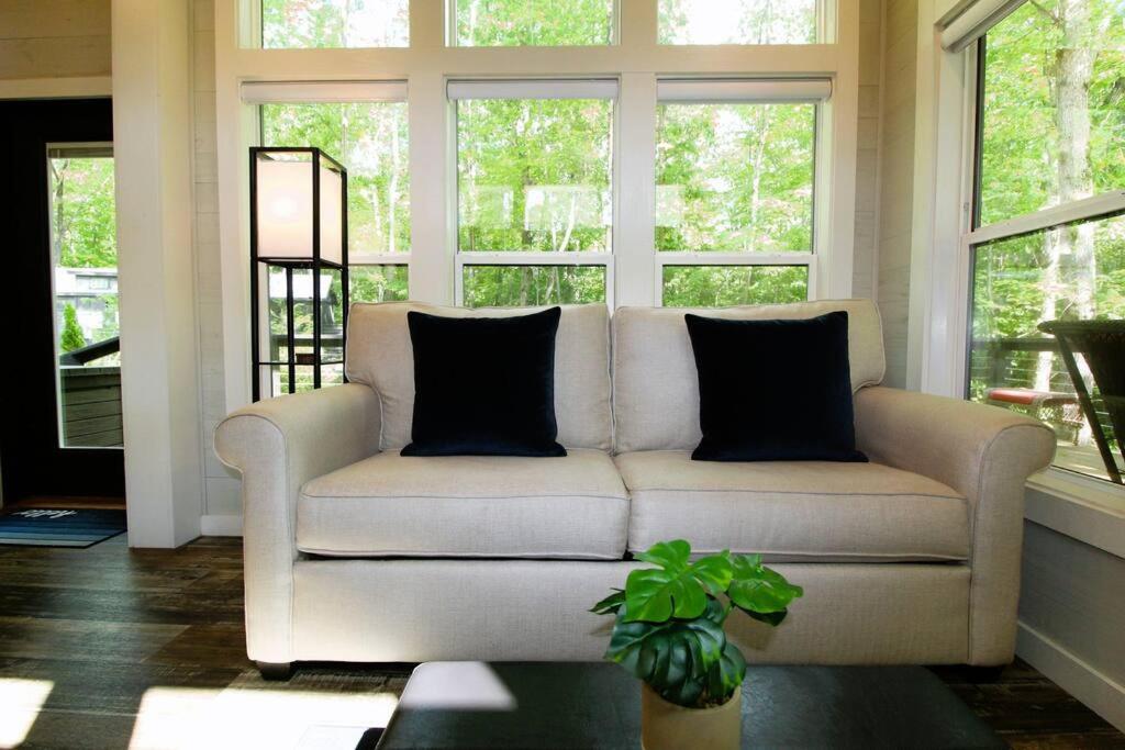 Nona's Sunshine - Housity