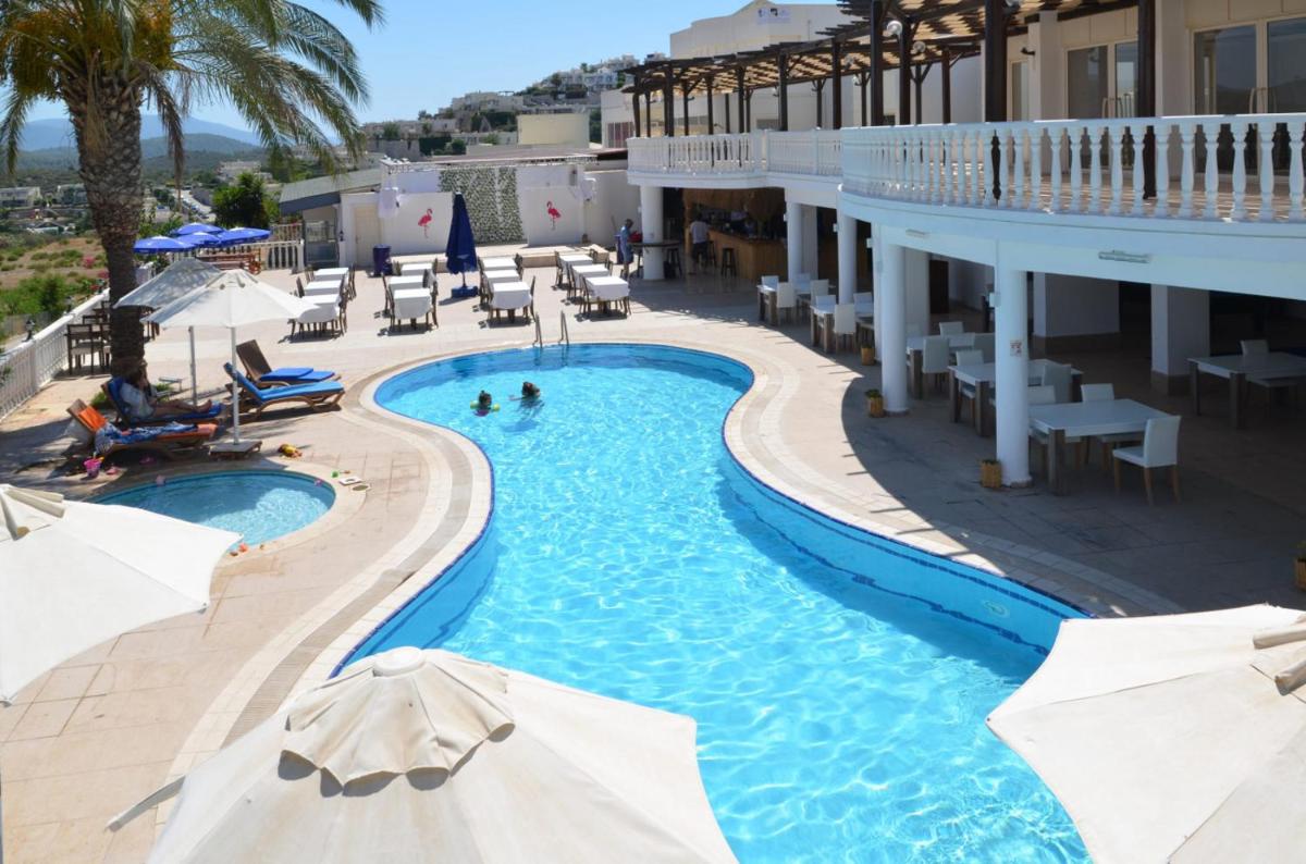 House 30 mins to Bodrum with 21 Pools in Milas - Housity
