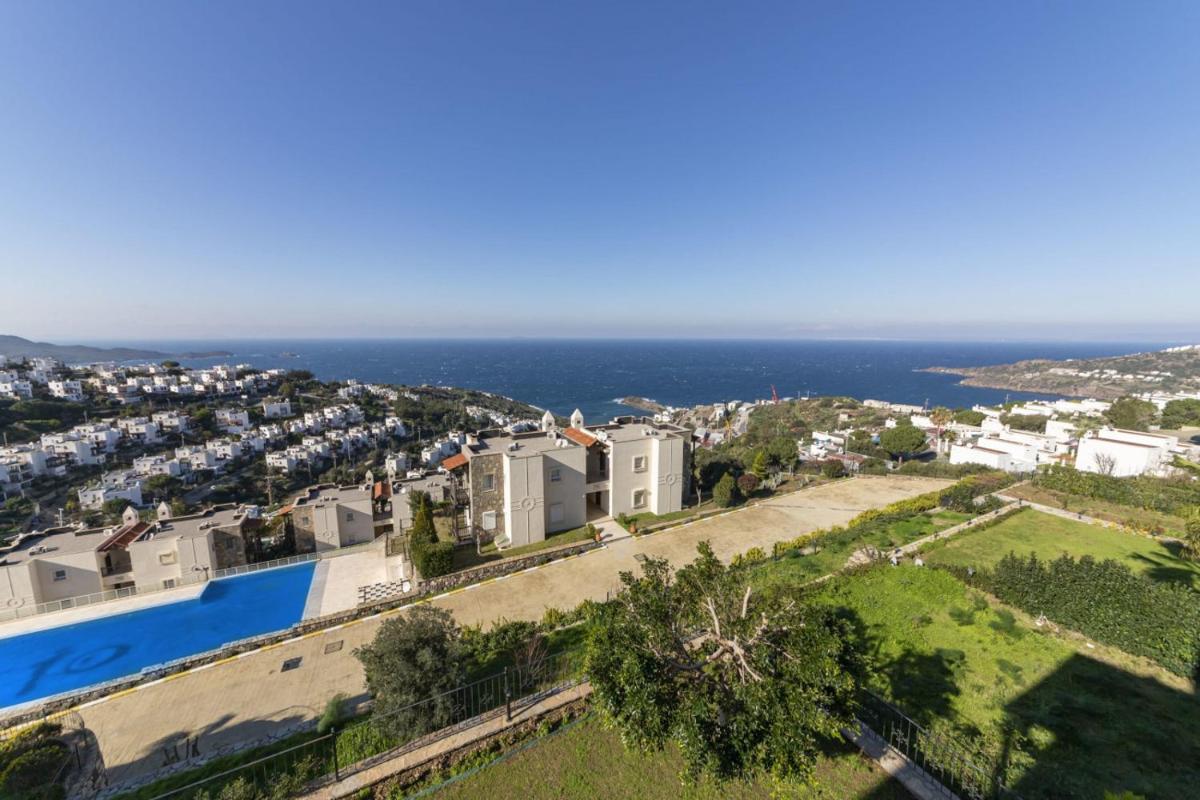 Suitetrails - Comfy Villa with Lovely View in Gundogan Bodrum