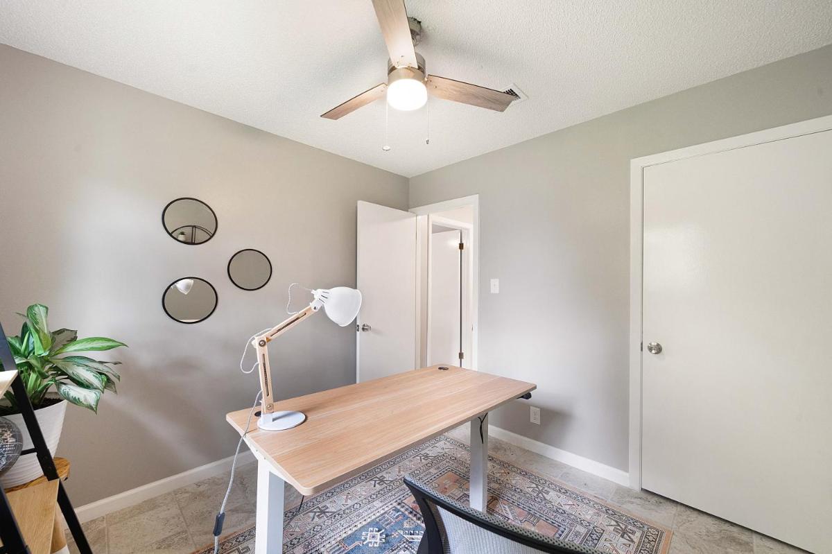 Brick House, Big Yard, Pets Welcome, 10 min to DT - Housity