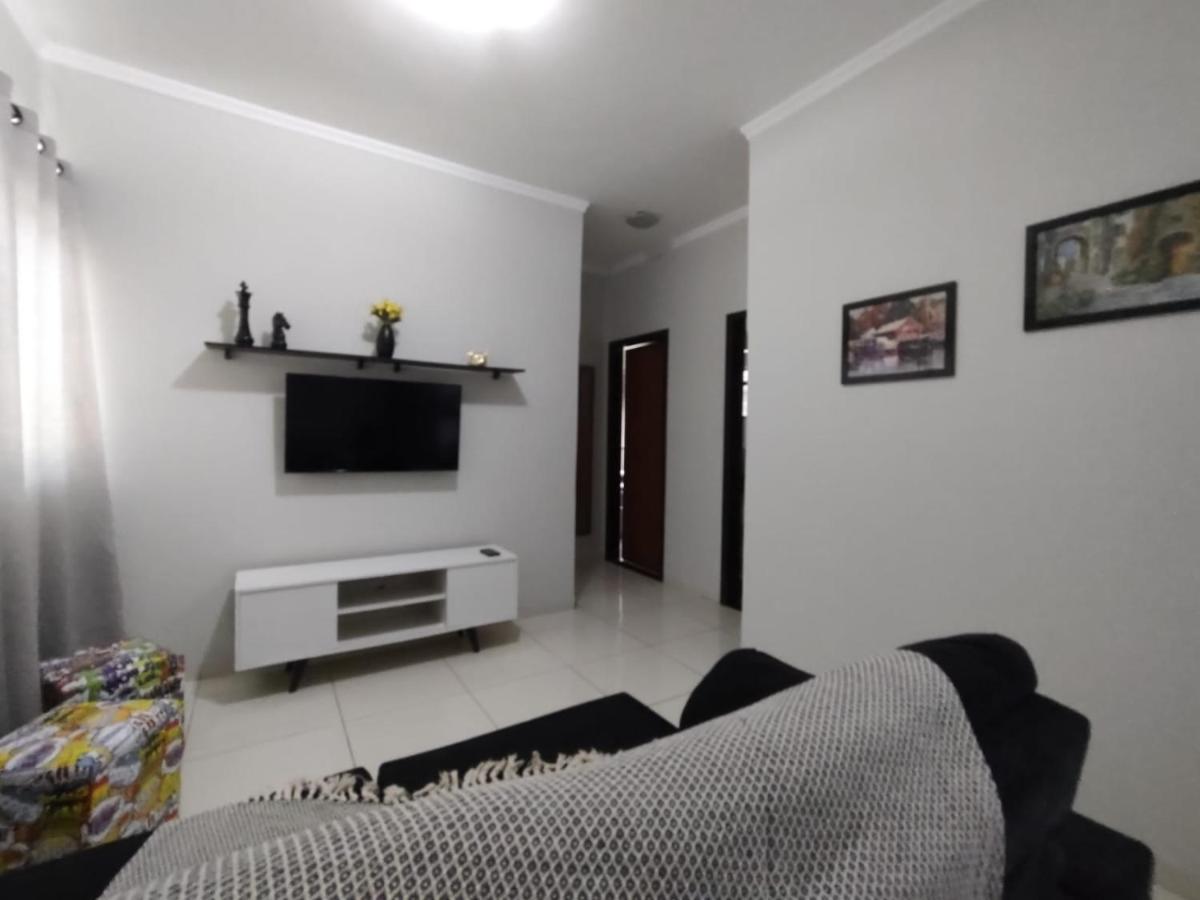 Apartamento Cantinho Aconchegante - RESIDENCIAL WAKI 01 - Housity