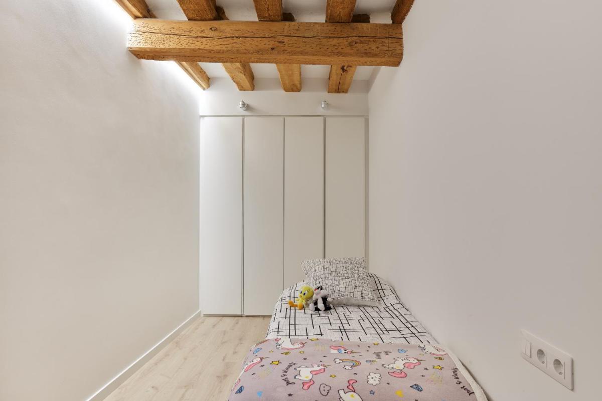 TuApartamento centro ciudad - Calle Chapitela 13 - Housity
