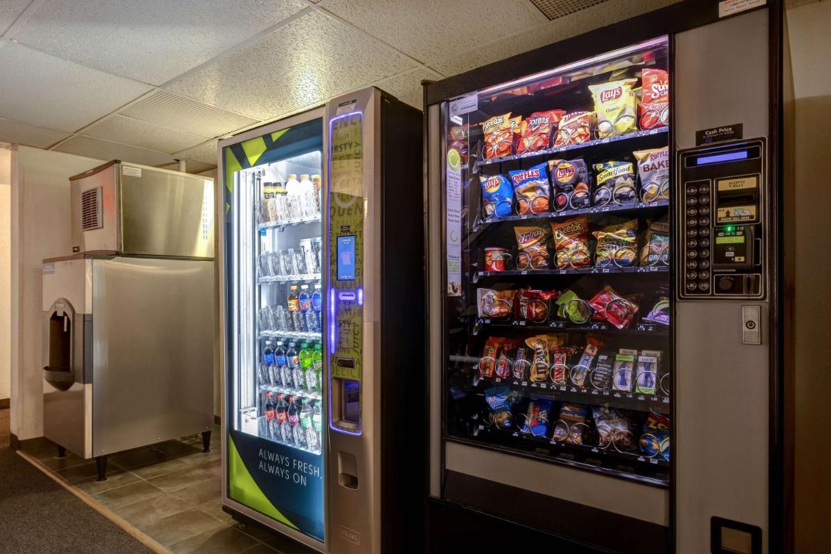 Motel 6-Lakeville, MN - South - Lakeville - Housity