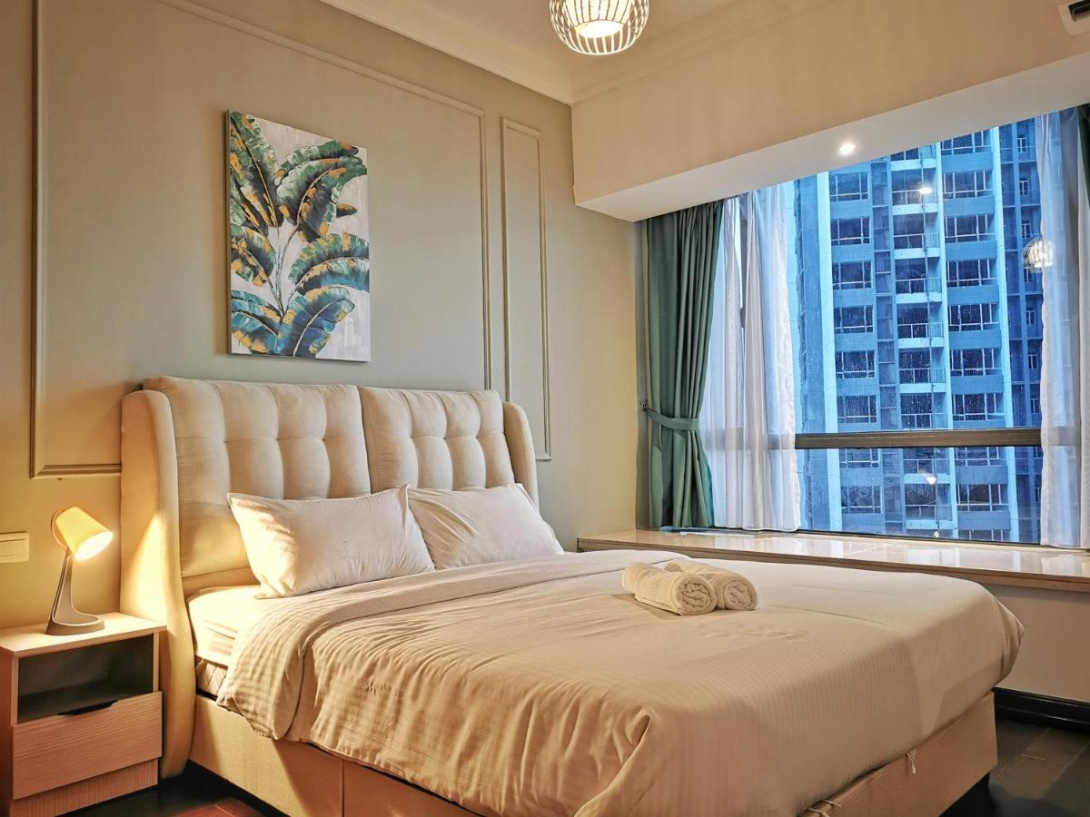 Yussy 2 Bedrooms Condo at R&F Princess Cove - Housity