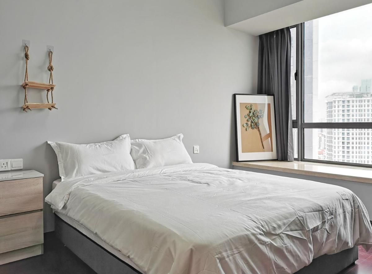 Yussy 2 Bedroom Sea View Condo at R&F Princess Cove - Housity