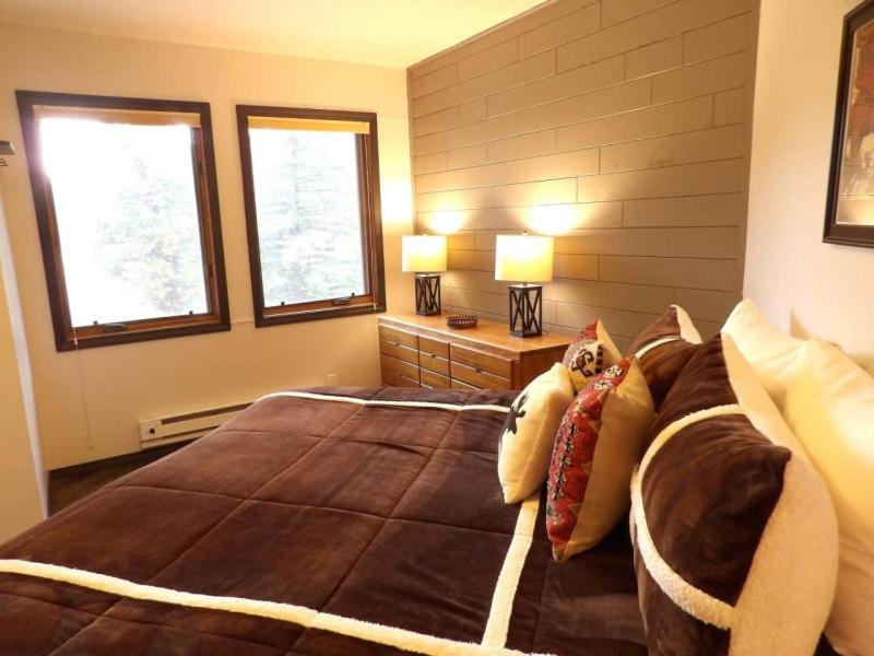 Twining 5 - Housity