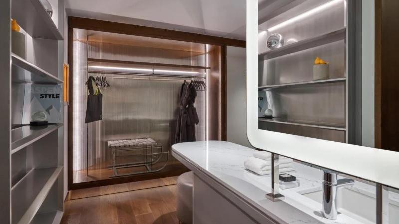W Hotel Aspen - Hotel Room - Housity