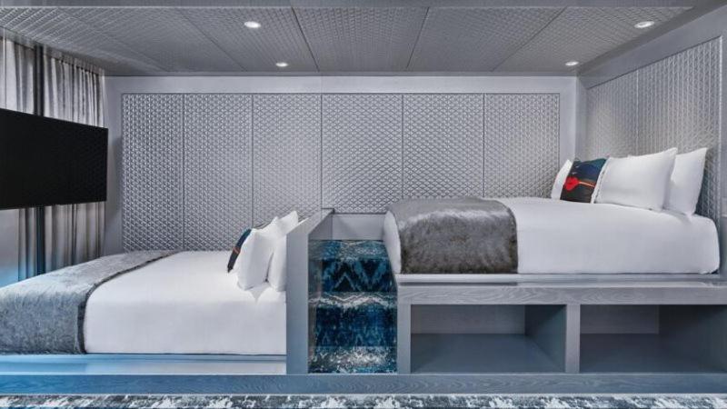 W Hotel Aspen - Hotel Room With 2 Queens - Housity