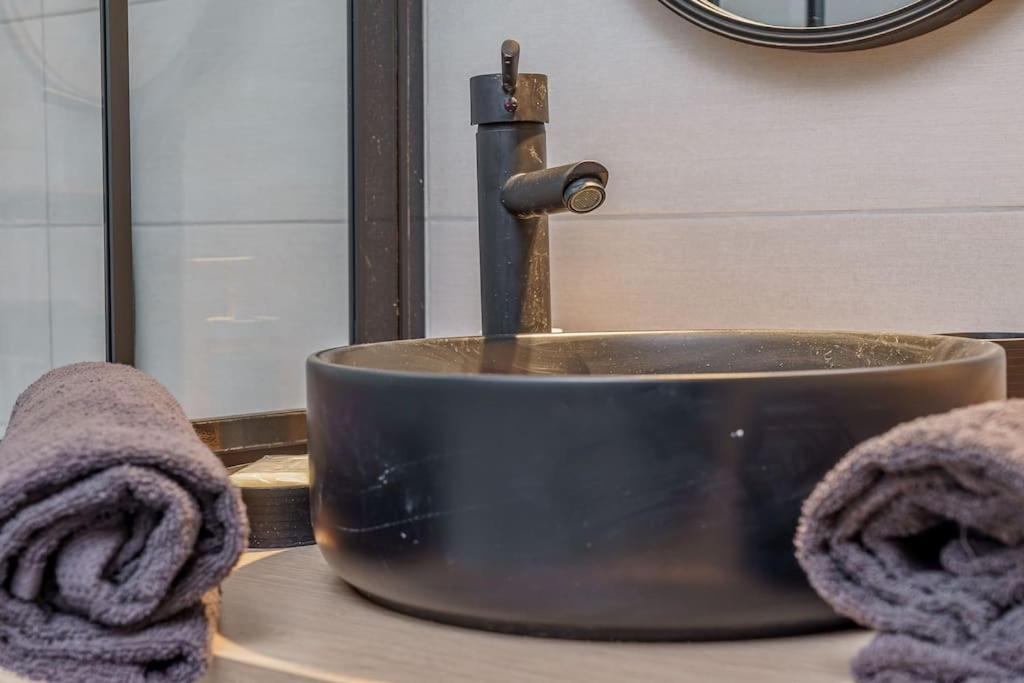 Air-conditioned apartment terrace gare st Charles - Housity