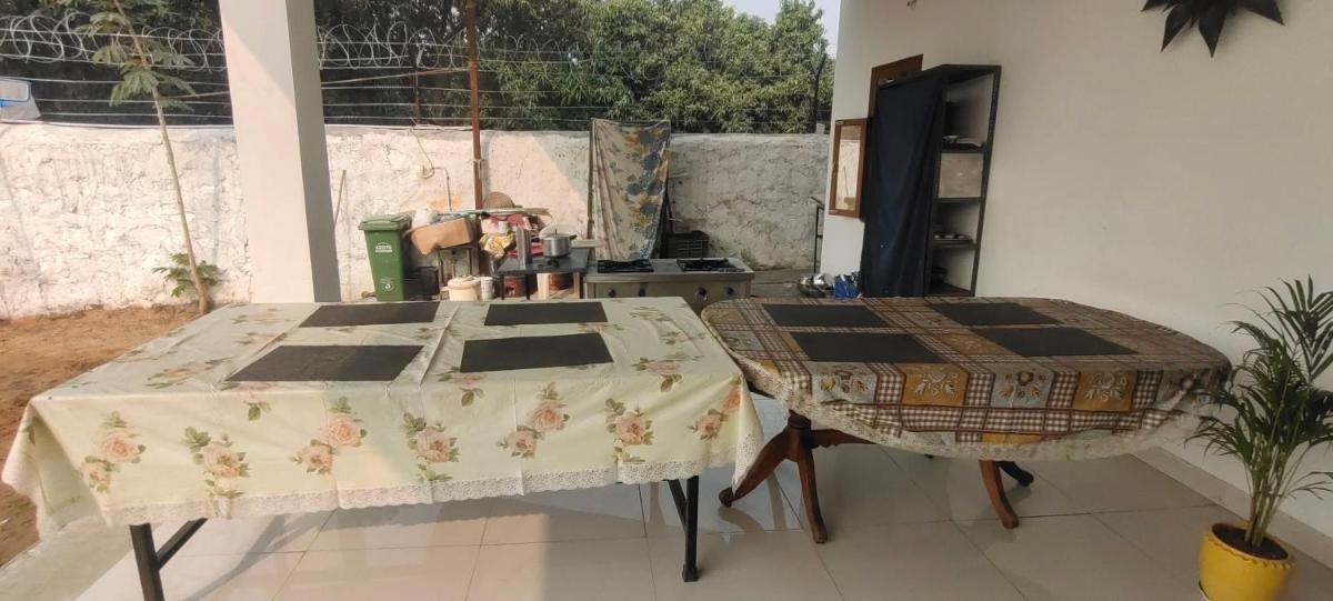 Party house near Sultanpur National Park with Pool - Housity
