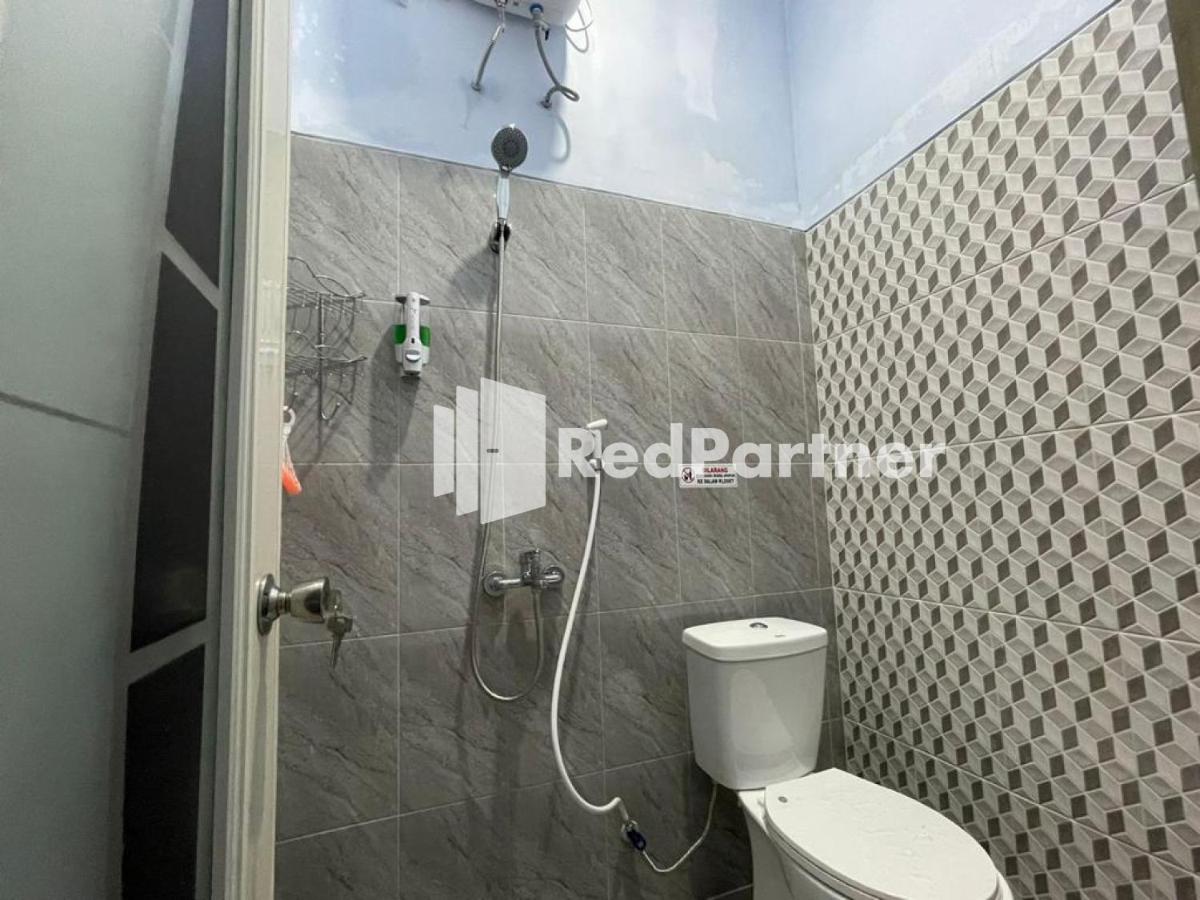 N3 Syariah near Stasiun Tegal Mitra RedDoorz - Hizvo