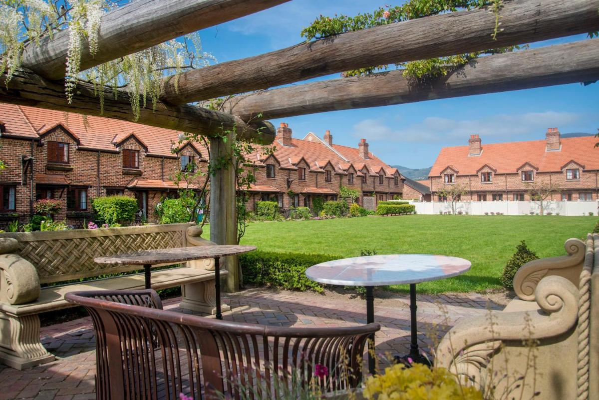 Compass Cottage - Monaco Resort - Housity