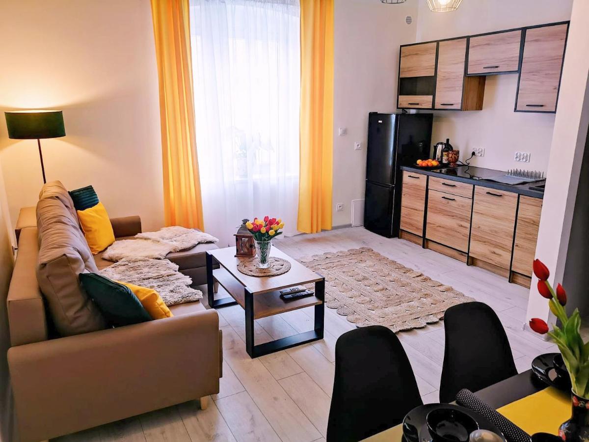 Apartament Celebrity - Housity