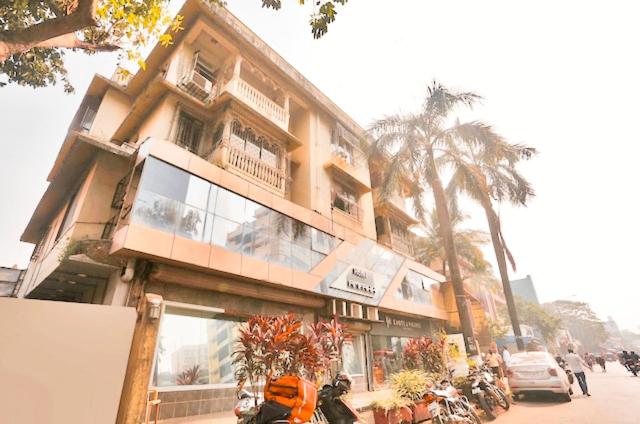 Suitetrails - Hotel Amfahh - Andheri West Railway Station