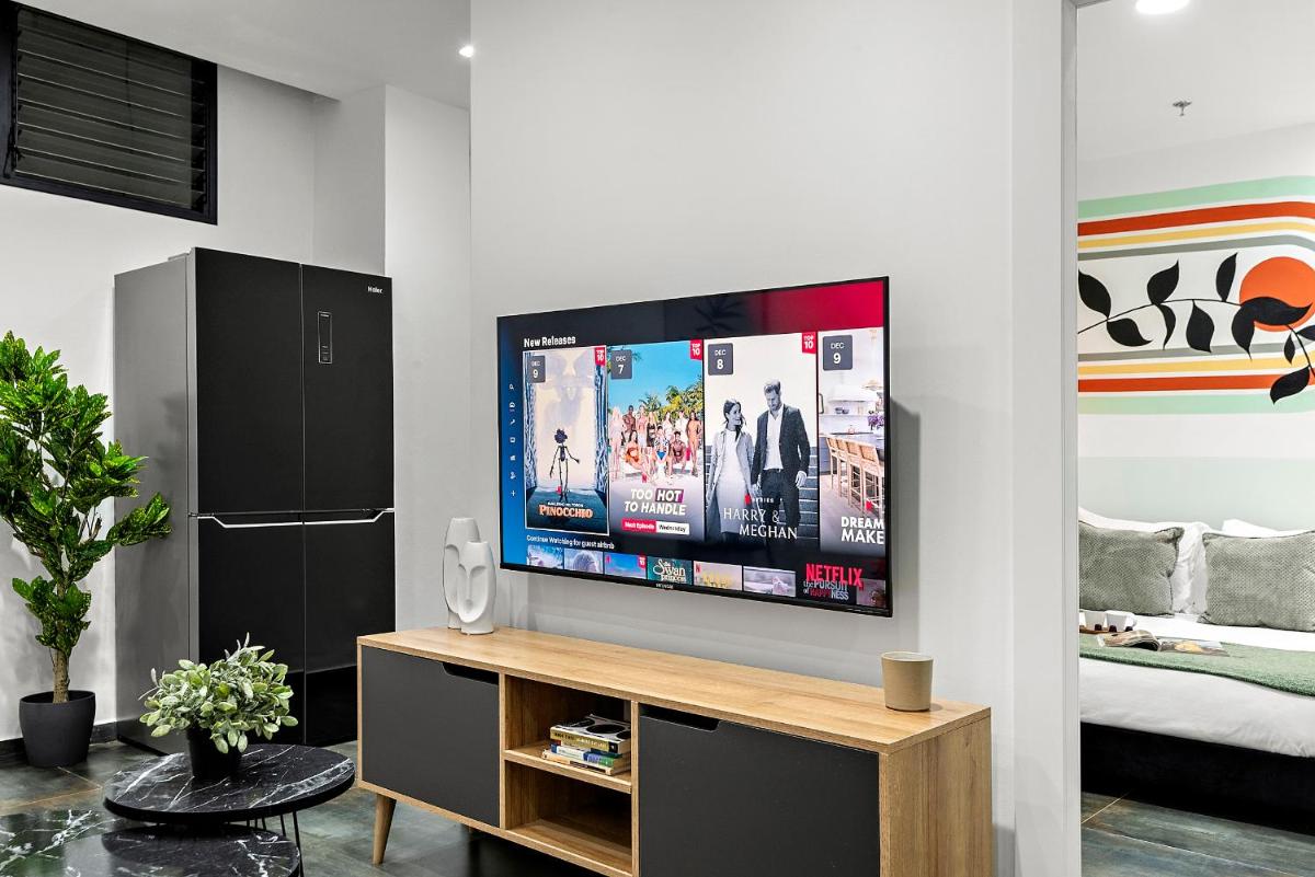 Modern renovated 1 bedroom apartment w Bomb Shelter Central TLV M2 - Housity