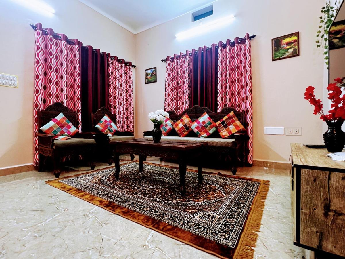 Peaceful villa amidst greenery within the city. - Housity