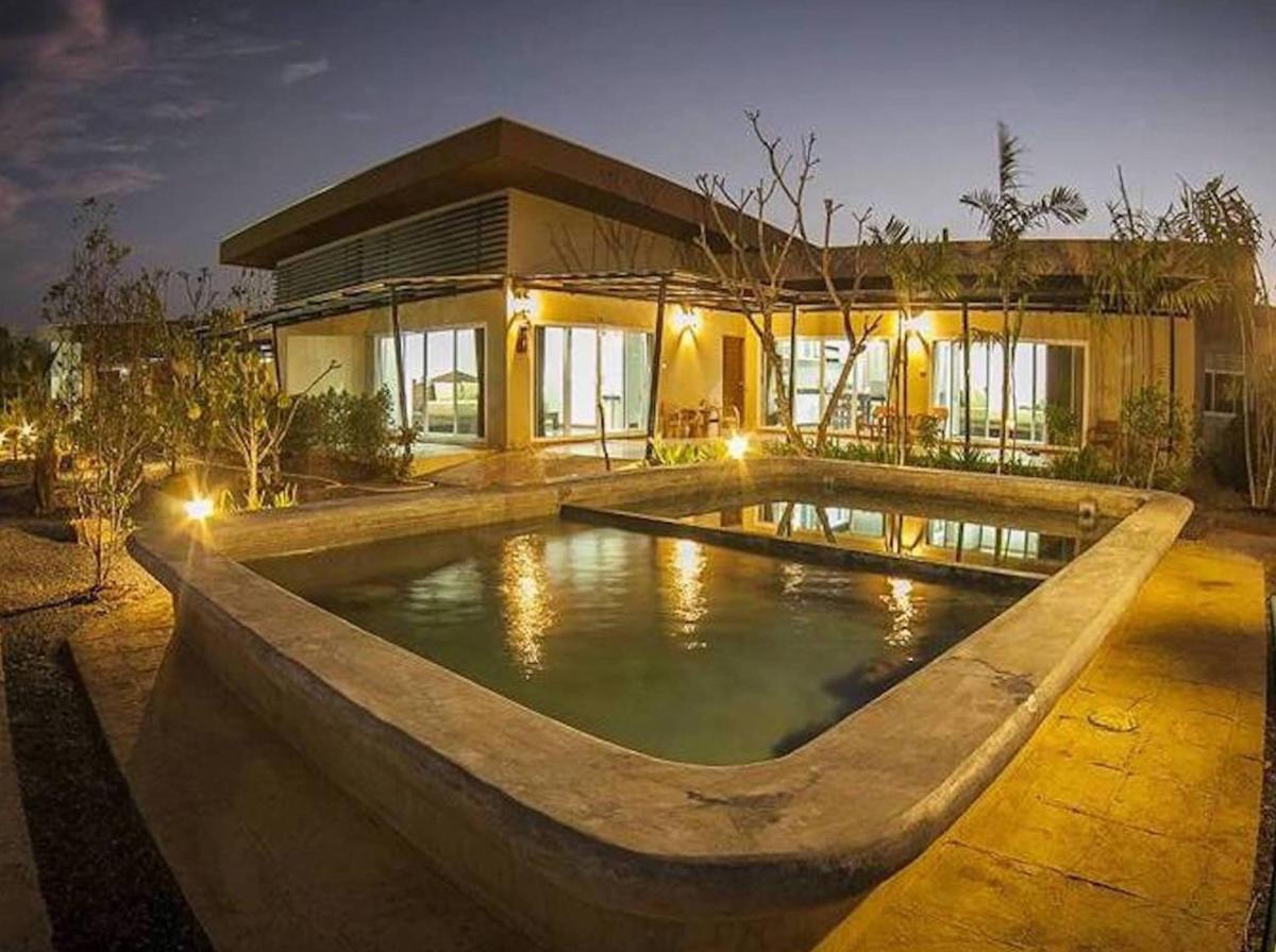Saline Hot Spring Resort นำ้พุร้อนเค็ม รีสอร์ท - Housity