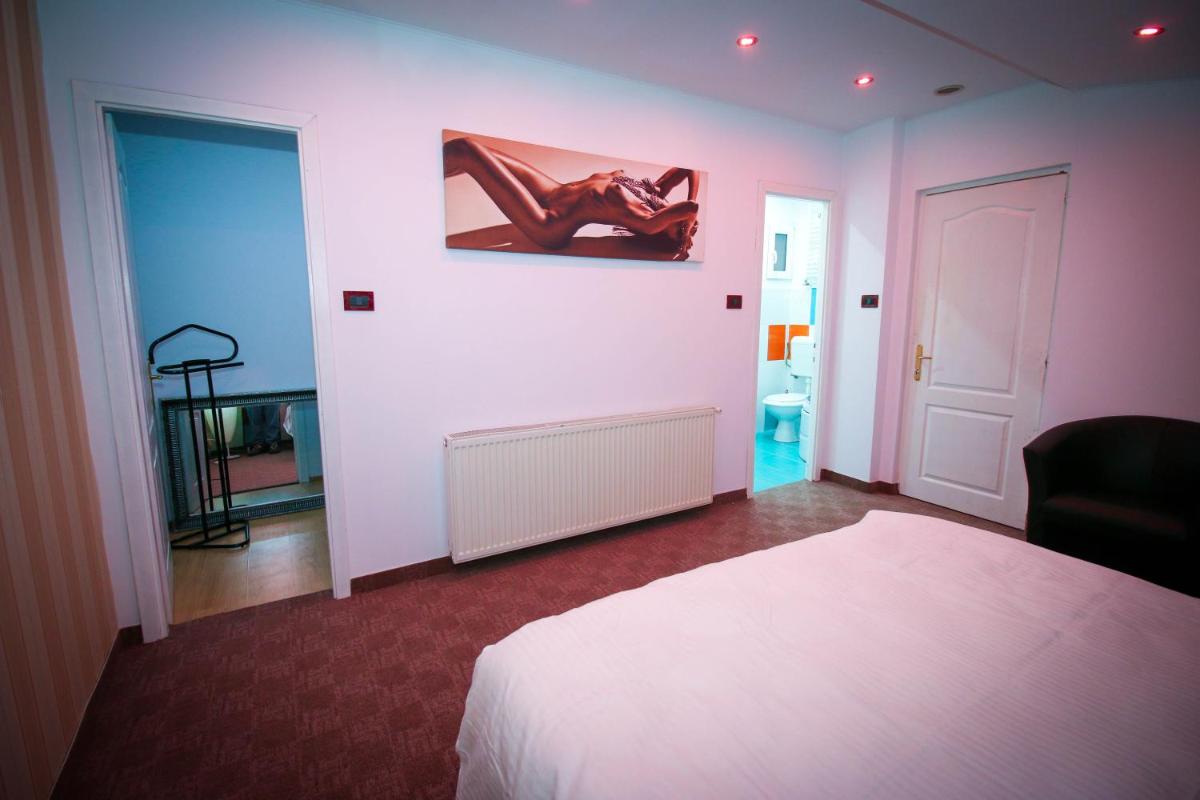 Suitetrails - Karma Luxury Room