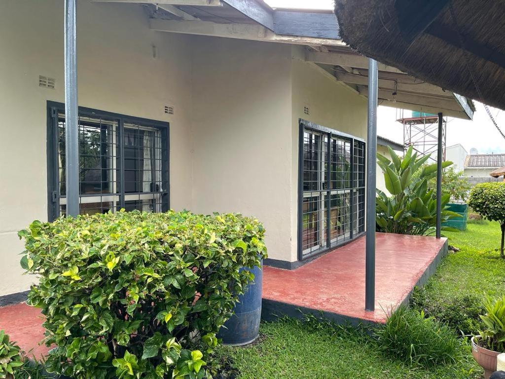 Reed Mat Lodge, Furnished Stand-alone 4 bedroomed house - Housity
